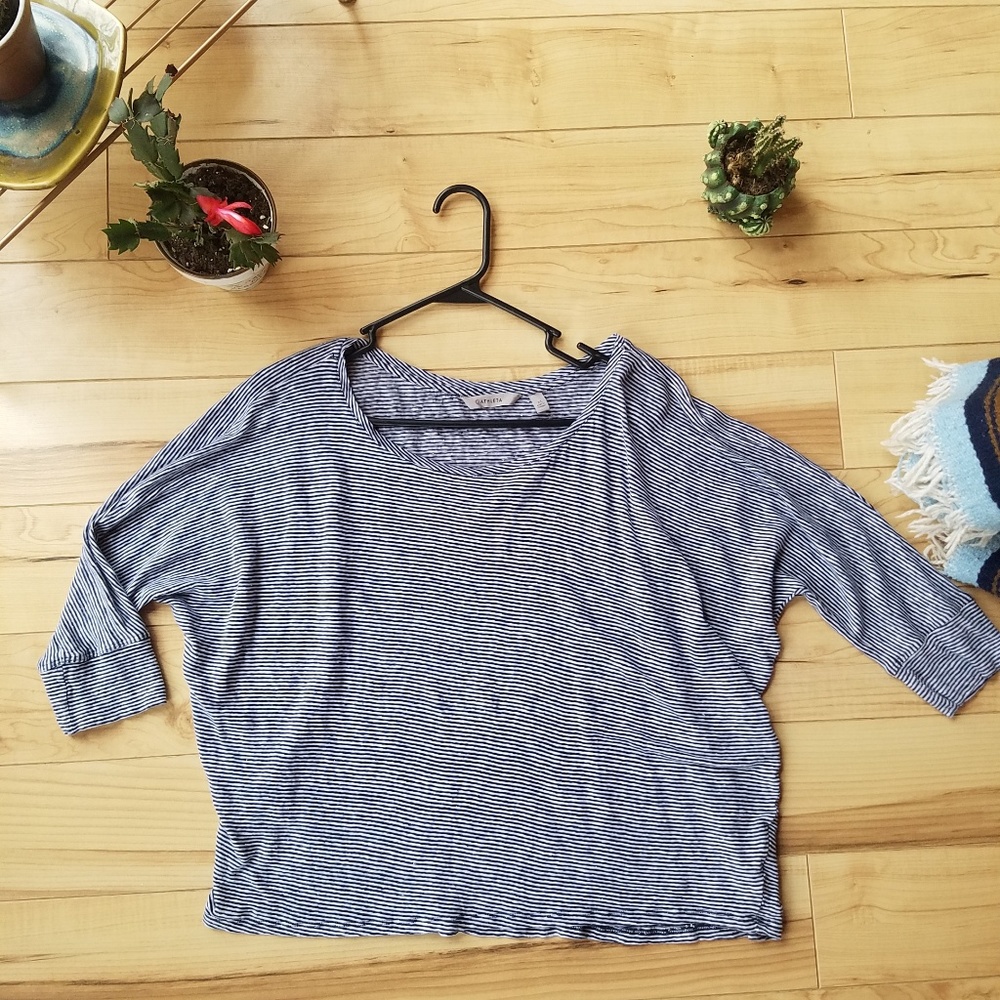 Athleta Dolman Zypher Top blue & white microsriped